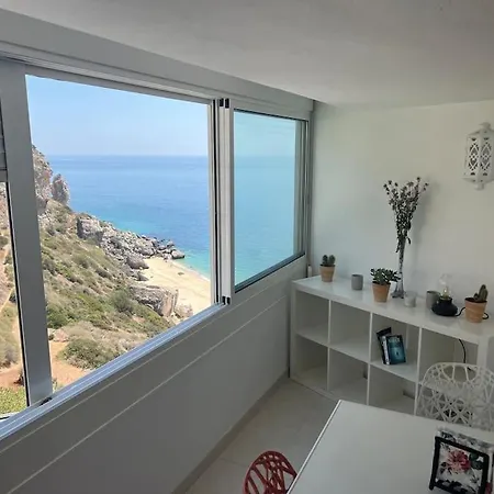 Lovely 1 Bedroom Flat With Directly Access To The Beach Apartment Sesimbra